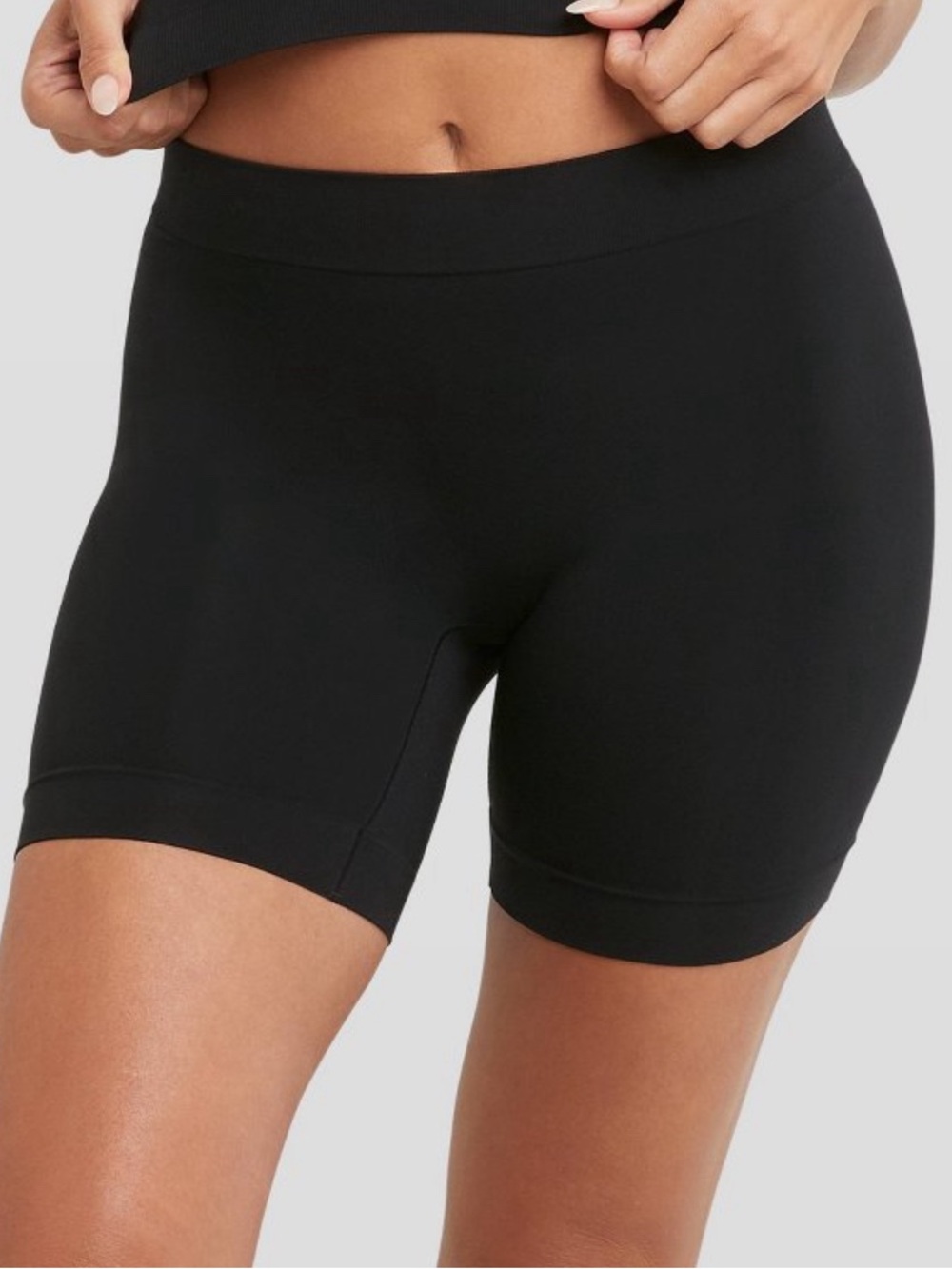 Maidenform Women's Shapewear
Seamless Smoothing Light Shaping Shorts Black M